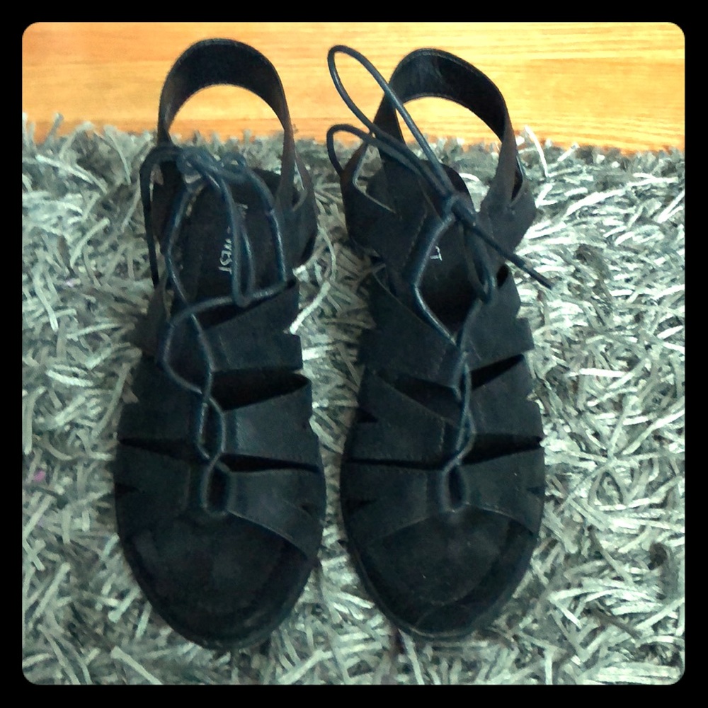 Nine West size 7 lace up sandals